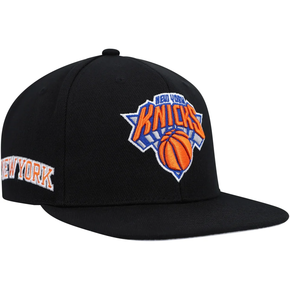 Select Silicone Men's Mitchell & Ness Black New York Knicks Side Core 2.0 Snapback Hat - OSFA